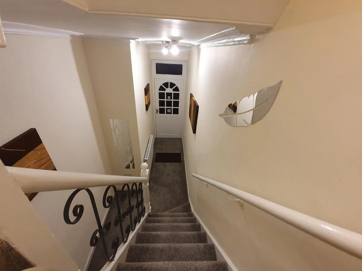 King Bed Premium Luxury Suite + Free Parking + Free Fast Wifi Morley