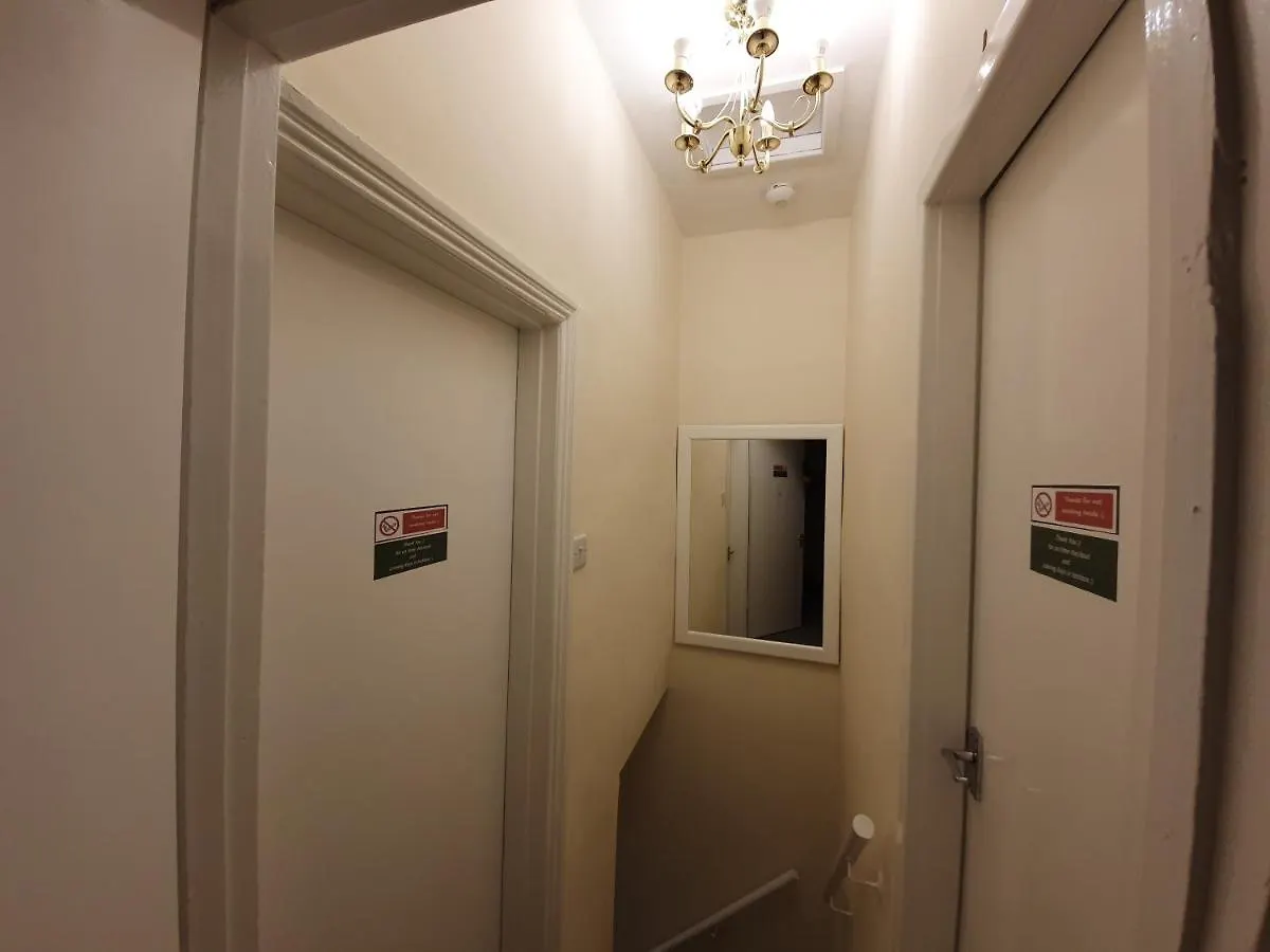 King Bed Premium Luxury Suite + Free Parking + Free Fast Wifi Morley  Holiday home