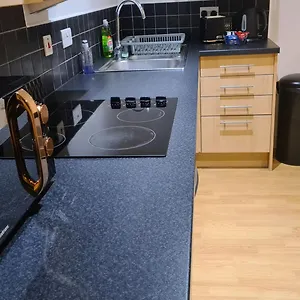 Homestay By Bic Melbourne 14 - Leeds Apartment